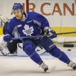Leafs' Komarov returns to KHL